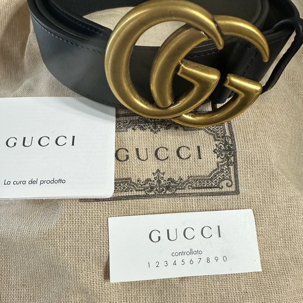 Gucci Black Leather Belt with Gold GG Emblem - Picture 1 of 5